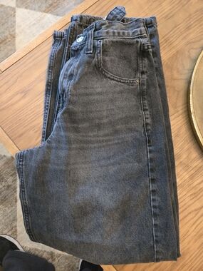 BDG Barrel Jeans in Washed Black